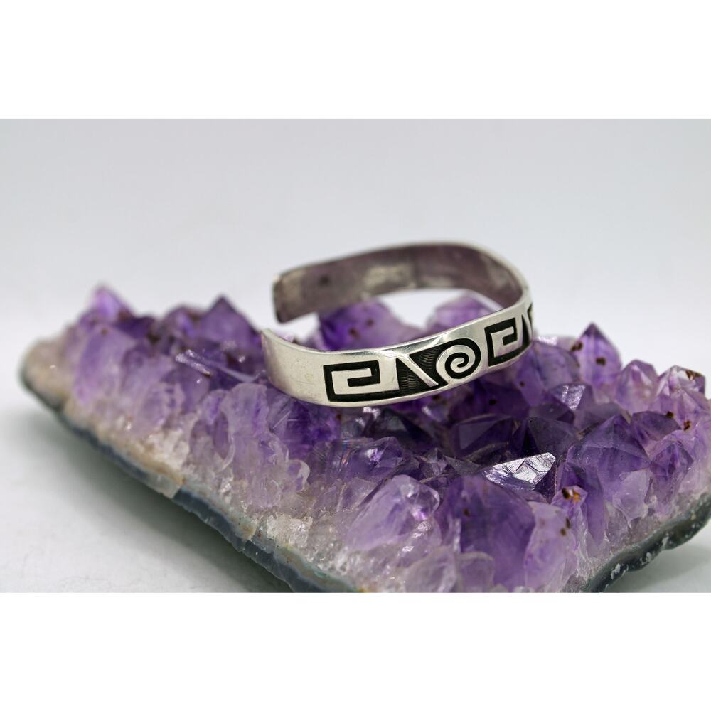 Hoskie Nez Navajo Geometric Chevron Overlay Sterling Silver Cuff Bracelet - Picture 2 of 6